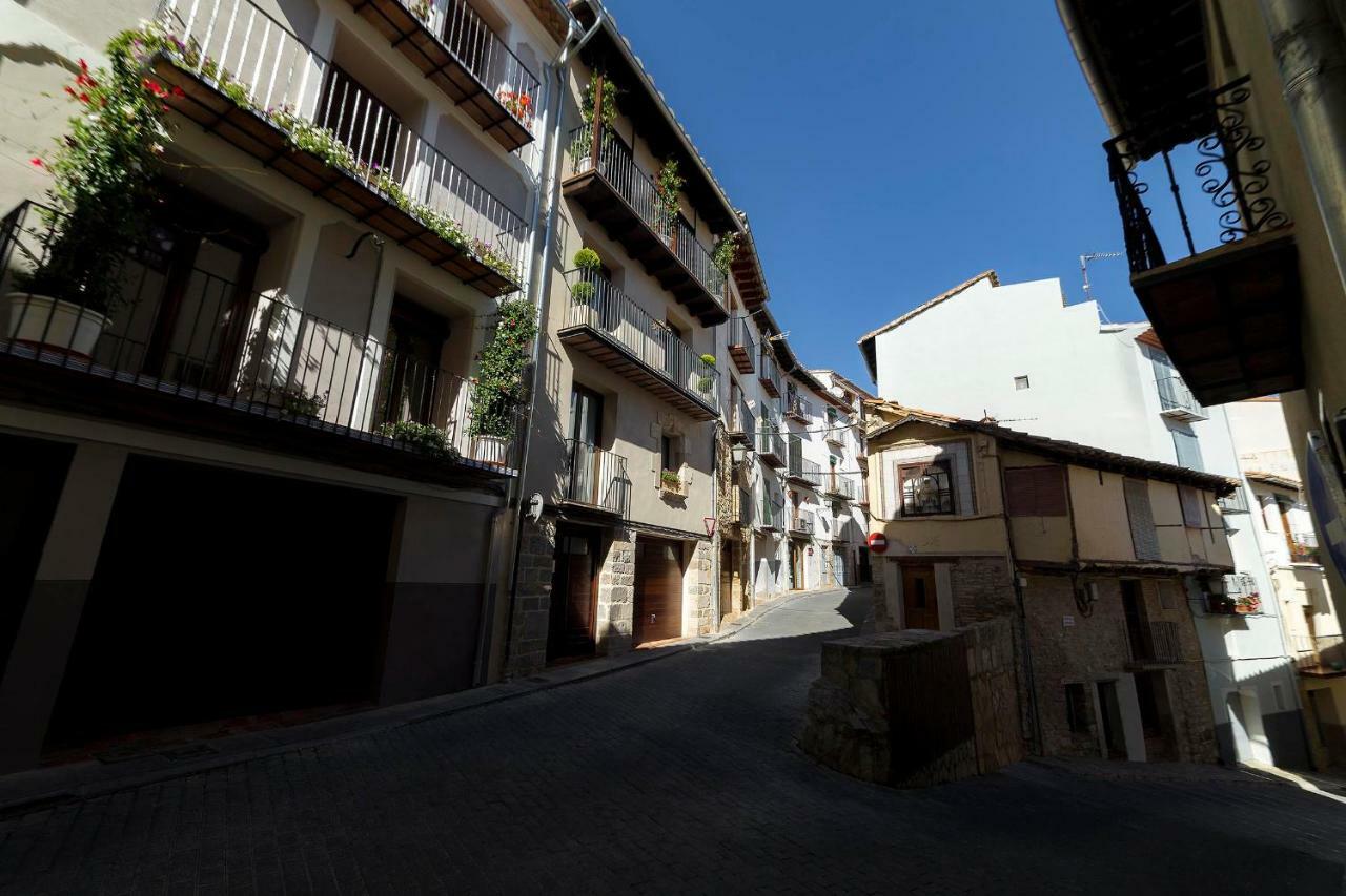 Vinatea Suites Morella Bagian luar foto